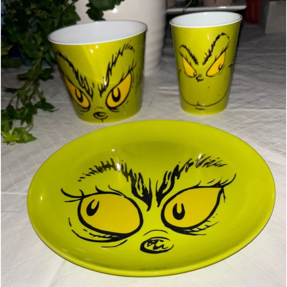 Grinch Tableware Set. - Picture 8 of 12